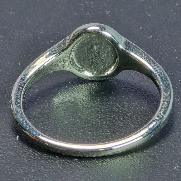 Vintage-Inspired Oval Ring With Engraved Lavender Design Size 6.25 (NWOT) - Picture 5 of 6